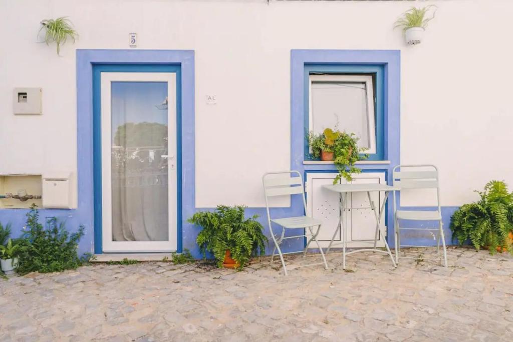 Nazare Townhouse near Lighthouse & Big Waves