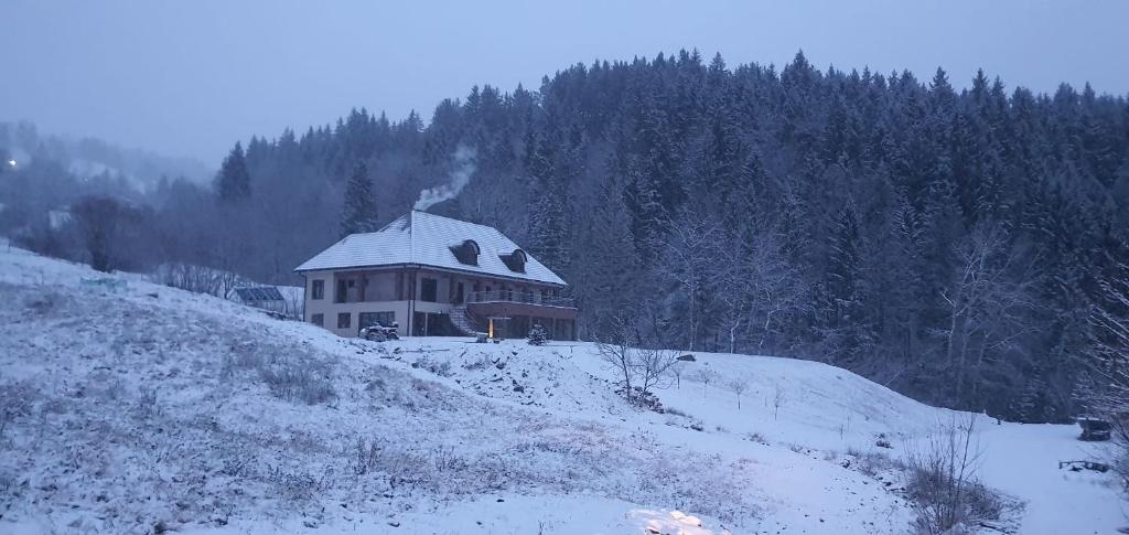 The View - Lake Resort & Spa v zimě