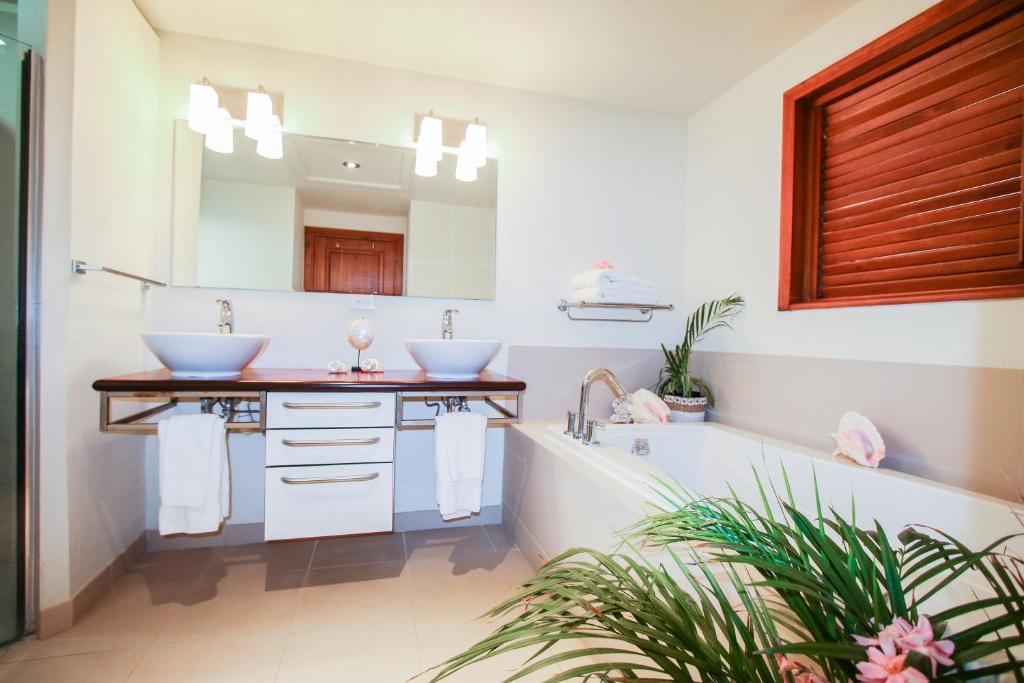 Kuchyň nebo kuchyňský kout v ubytování The Hideaway Collection Antigua