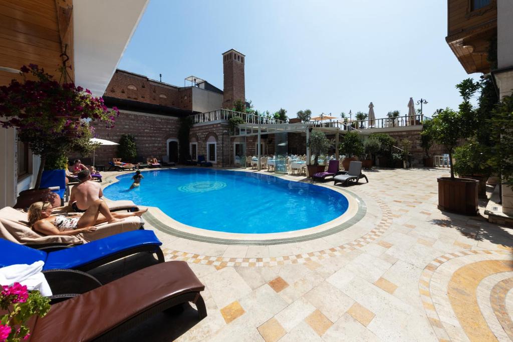 The swimming pool at or close to Seven Hills Palace & Spa