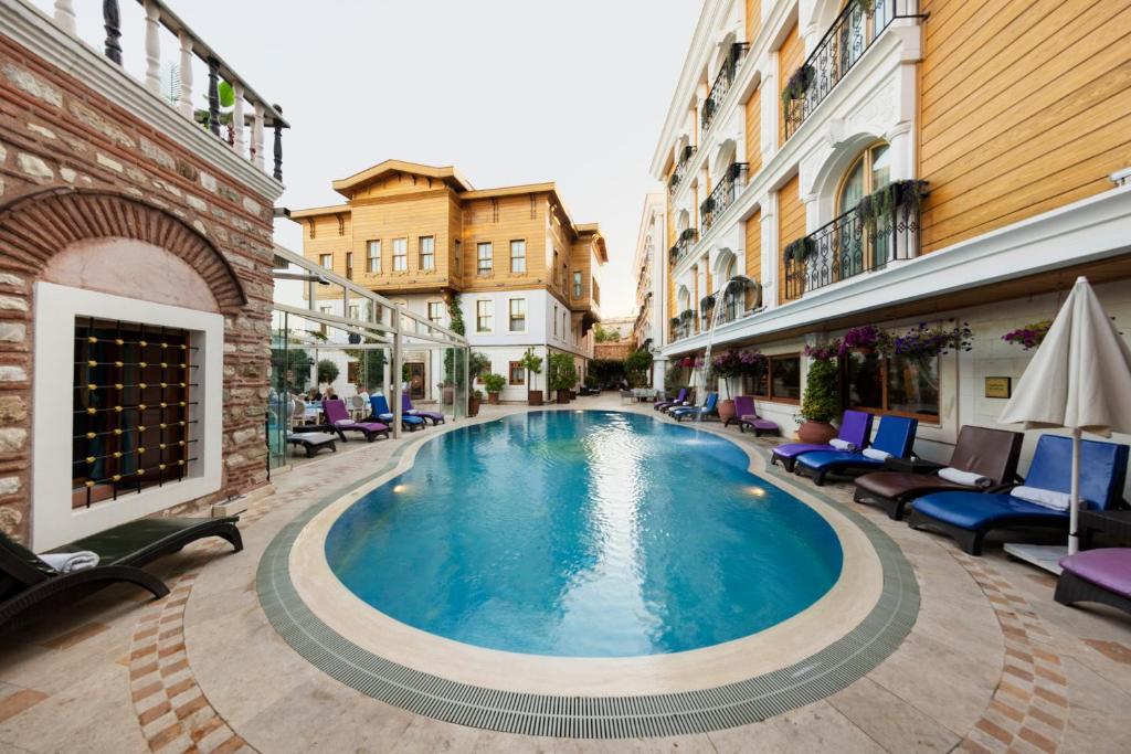 The swimming pool at or close to Seven Hills Palace & Spa