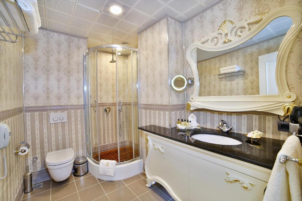 Seven Hills Palace & Spa - Deluxe Room - Free Shared Spa Access (Self Use)