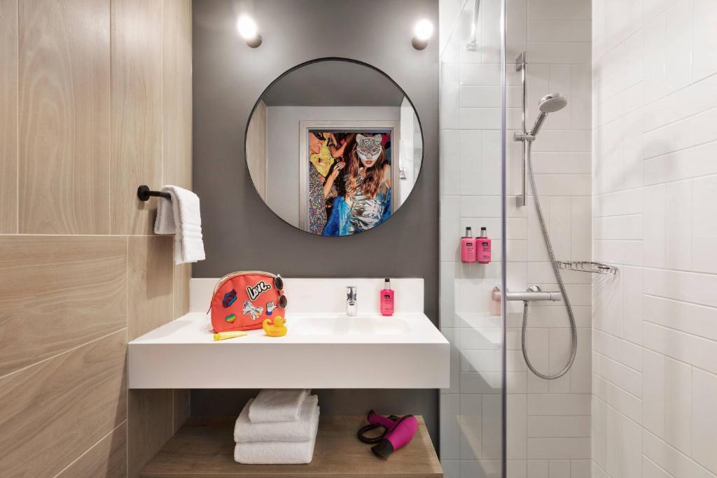 Moxy Bucharest Old Town - Resim 25