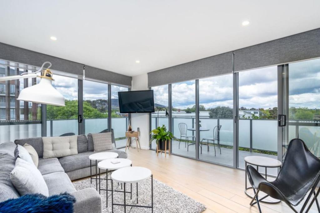 Gallery image of Modern Apt with Pool, Gym and BBQ Access - Hosted by Canstay in Canberra
