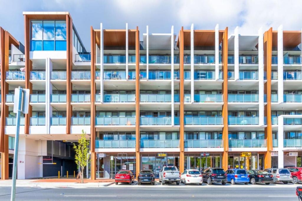 Gallery image of Modern Apt with Pool, Gym and BBQ Access - Hosted by Canstay in Canberra