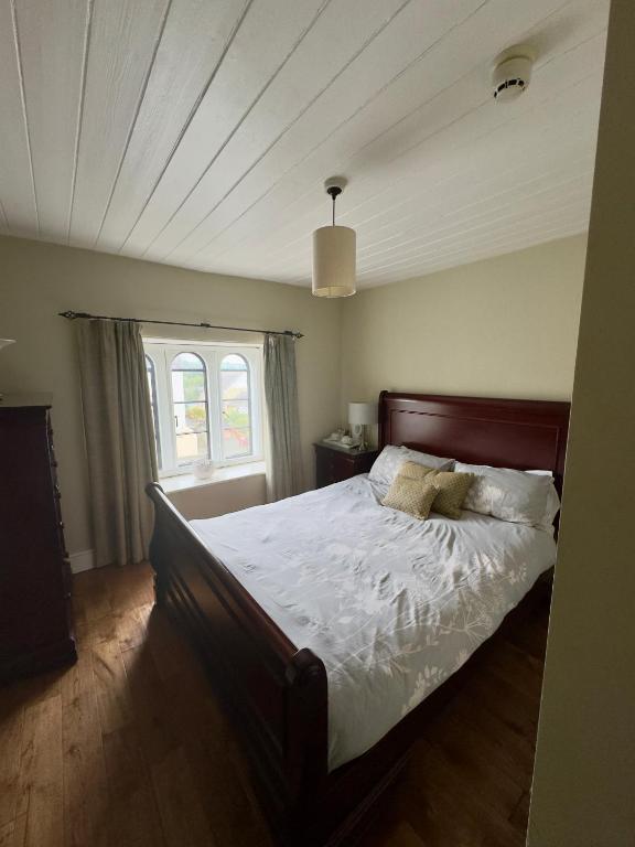 Cross Hands Hotel - Double Room