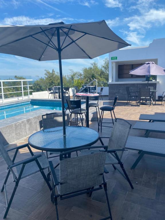 Bazén v ubytování Hotel Boketto nebo v jeho okolí