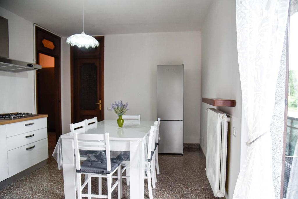 Kuchyň nebo kuchyňský kout v ubytování Appartamento Magnolia