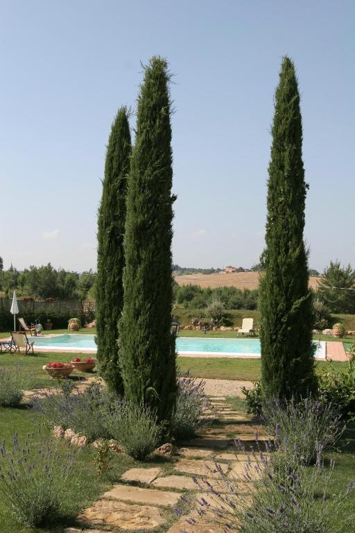 Bazén v ubytování Agriturismo Renaccino nebo v jeho okolí