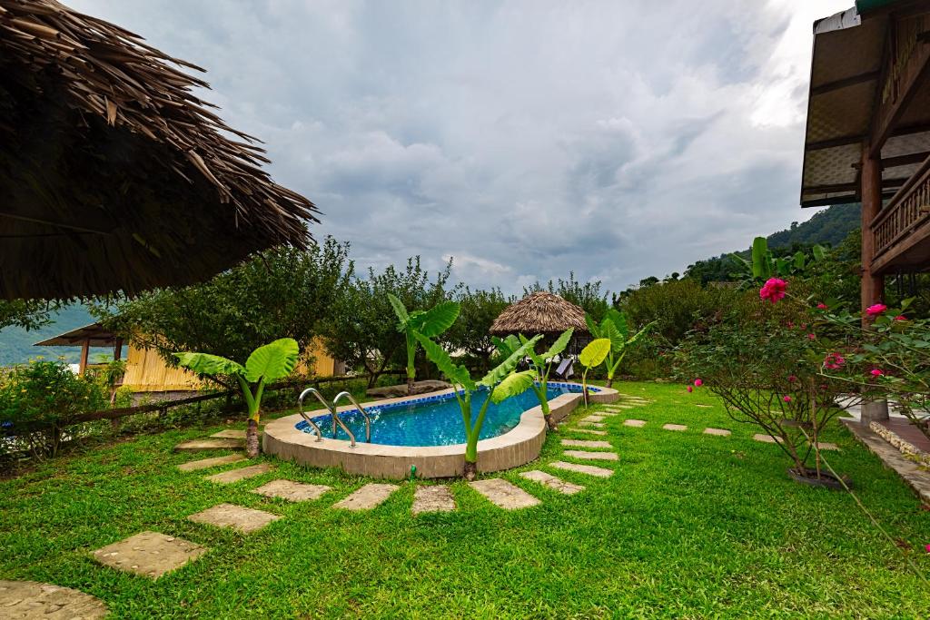 Hồ bơi trong/gần Moc Home Sapa