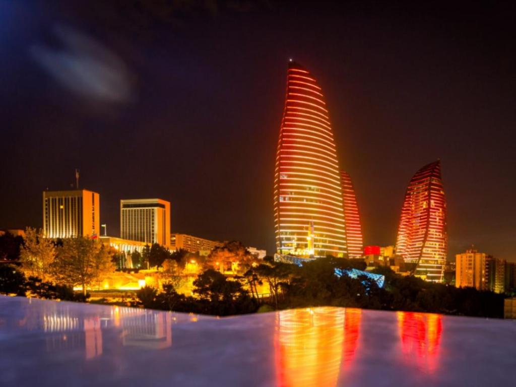 Nespecifikovaný výhled na destinaci Baku nebo výhled na město při pohledu z hostelu