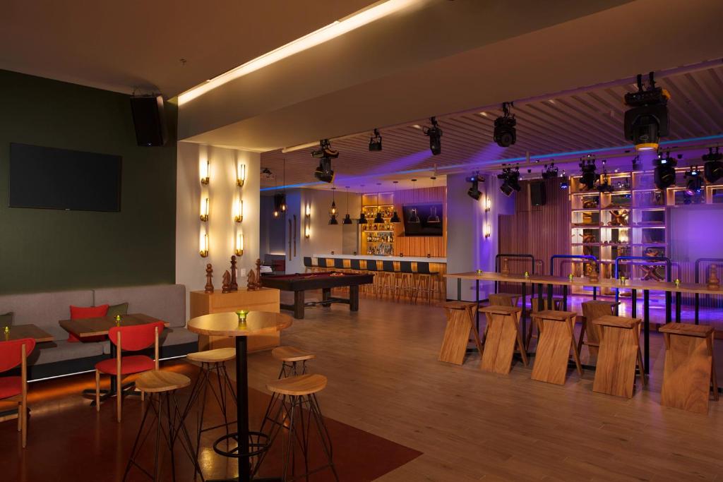 Lounge nebo bar v ubytování Dreams Vista Cancun Golf & Spa Resort