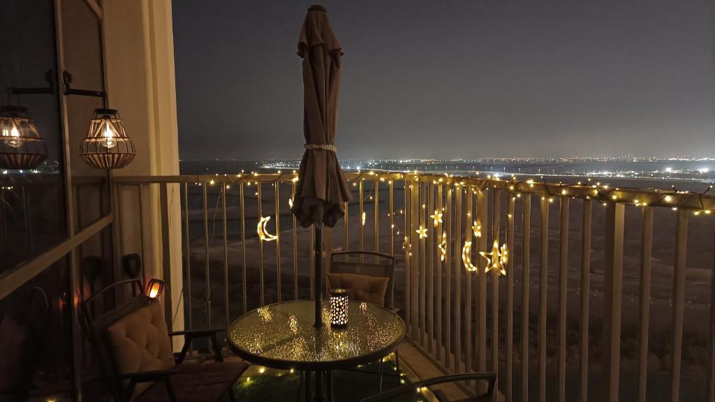 Balkón nebo terasa v ubytování Upscale 2BR apartment with a complete view of the sea on Al Reem Island