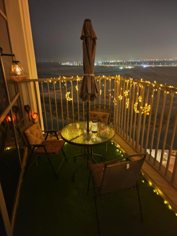 Balkón nebo terasa v ubytování Upscale 2BR apartment with a complete view of the sea on Al Reem Island