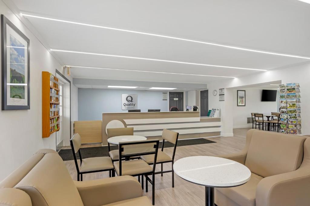 Quality Inn Smoketown - Lancaster Area photo