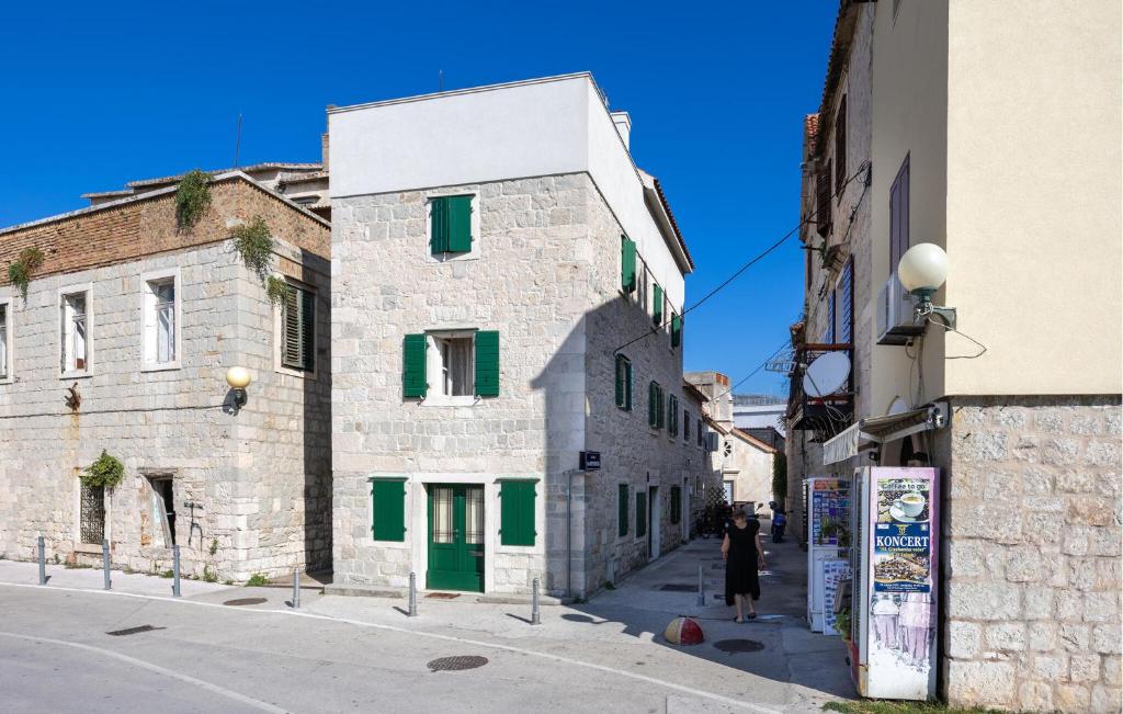 Gorgeous Apartment In Kastel Stari With Wifi