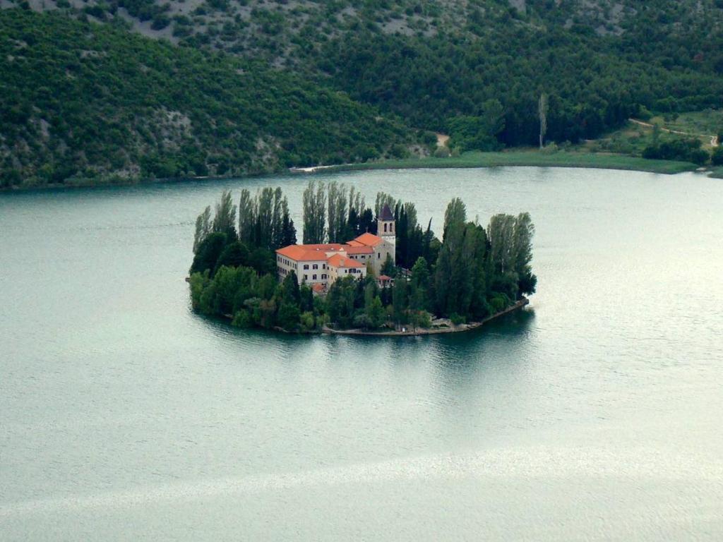 Příroda nedaleko apartmánu
