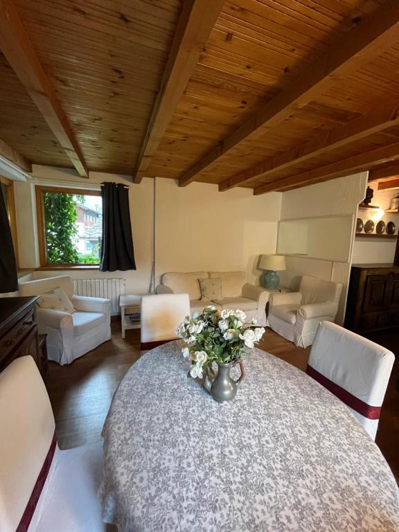 Posezení v ubytování Chalet Blanc Le Duplex