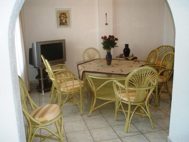 TV a/nebo společenská místnost v ubytování Residence Gerani
