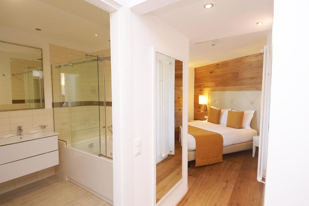 Koupelna v ubytování Hotel Schweizerhof Pontresina