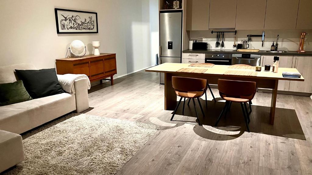 Kuchyň nebo kuchyňský kout v ubytování Modern Luxury Apartment Downtown