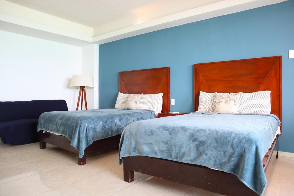 Снимка в галерията на Oceanview apt, 1 min walk to Coco Bongo в Канкун