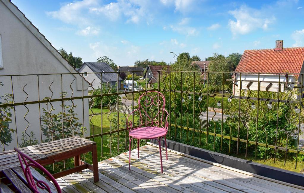 Un balcón o terraza en 4 Bedroom Amazing Home In Simrishamn