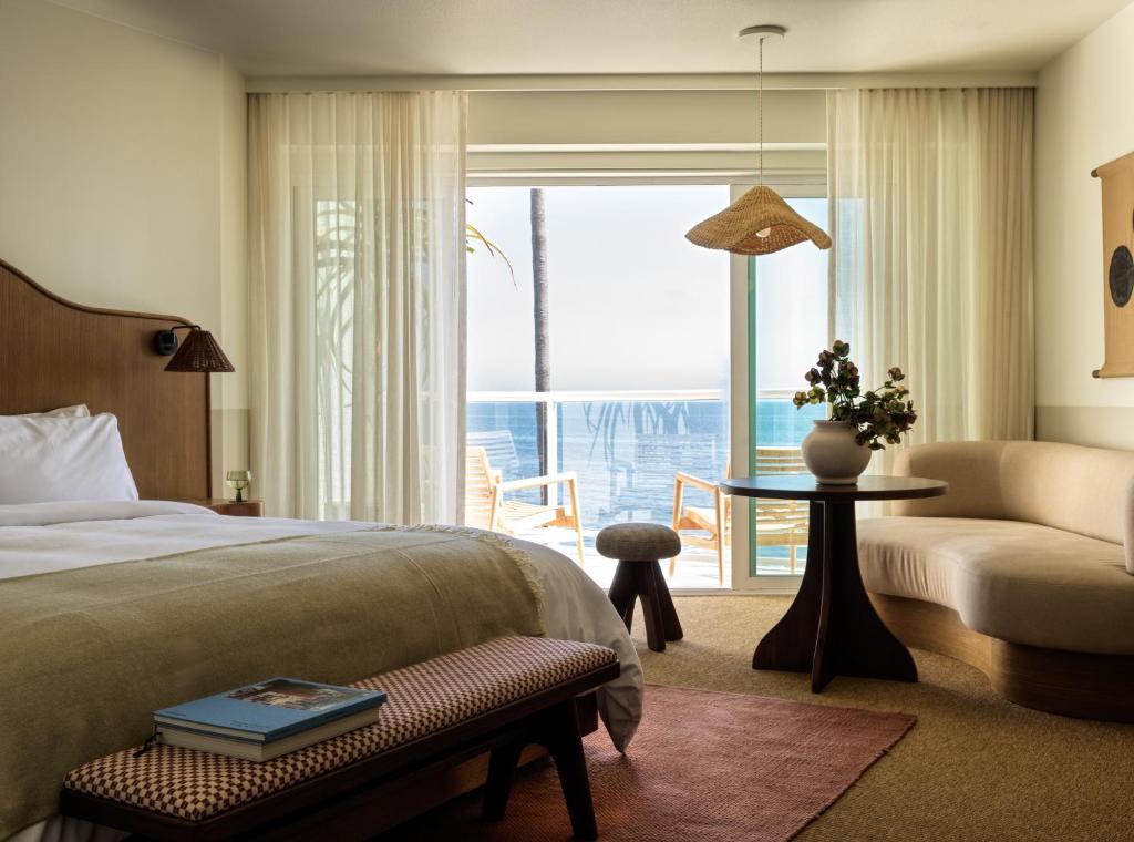 Casa Loma Beach Hotel - King Room With Balcony - Ocean View
