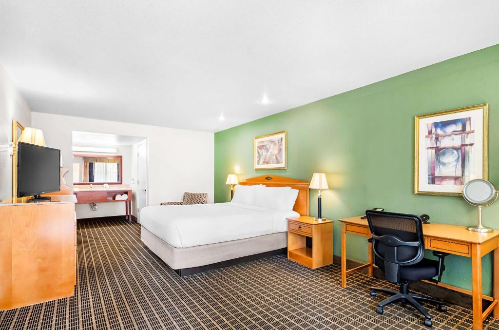 SureStayPlus Hotel by Best Western San Jose Central City photo