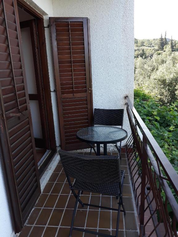 Balkón alebo terasa v ubytovaní Apartments by the sea Sladjenovici, Dubrovnik - 11531