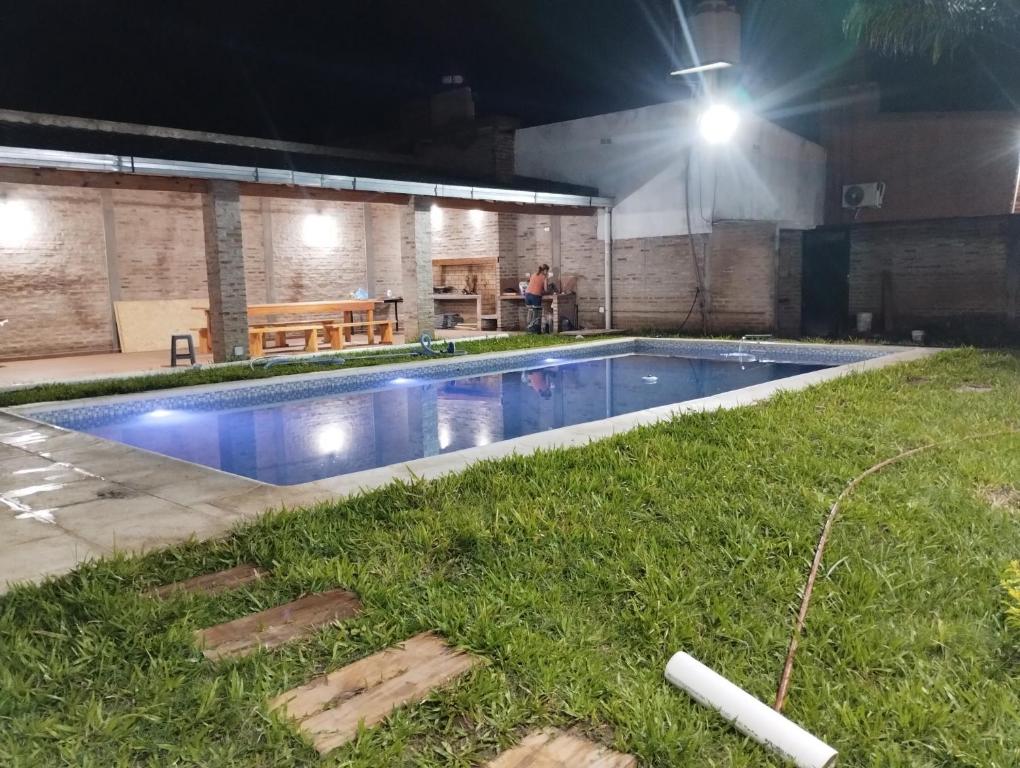 Πισίνα στο ή κοντά στο Casa Quinta en Paso de La Patria Corrientres Argentina