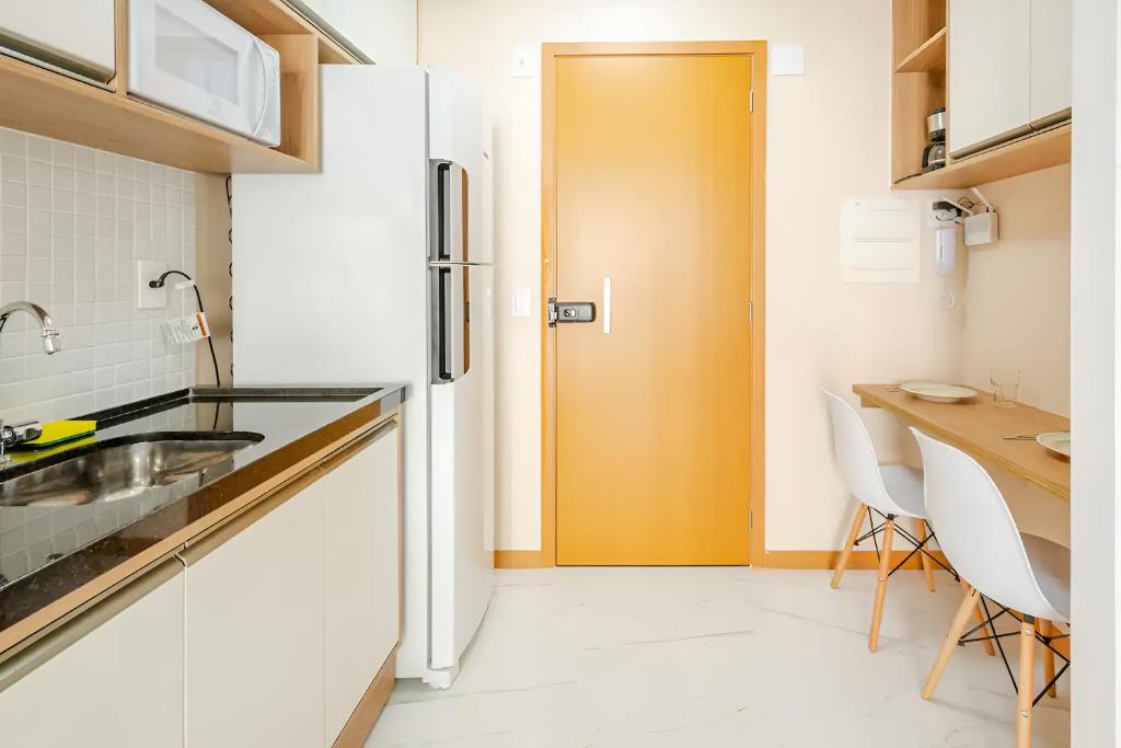 A cozinha ou cozinha compacta de Apartamento na Barra