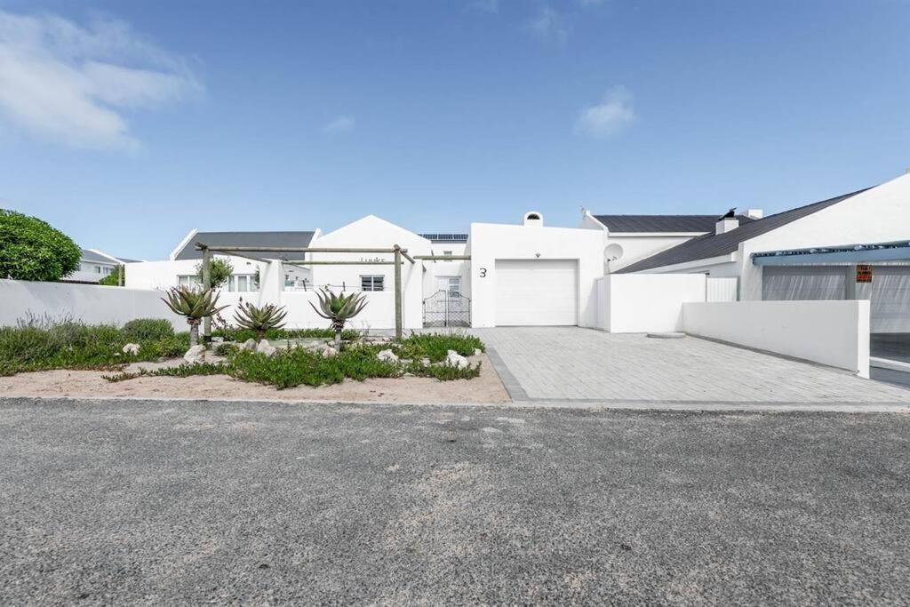 Το κτήριο όπου στεγάζεται  η παραθεριστική κατοικία