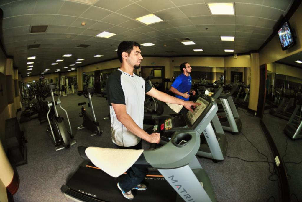 Fitness centrum a/nebo fitness zařízení v ubytování Abha Palace Hotel