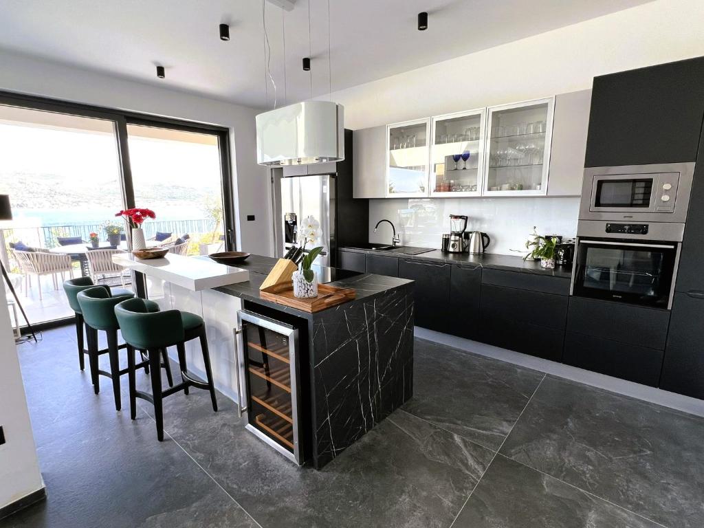 Kuchyň nebo kuchyňský kout v ubytování Villa Sophie Emilie