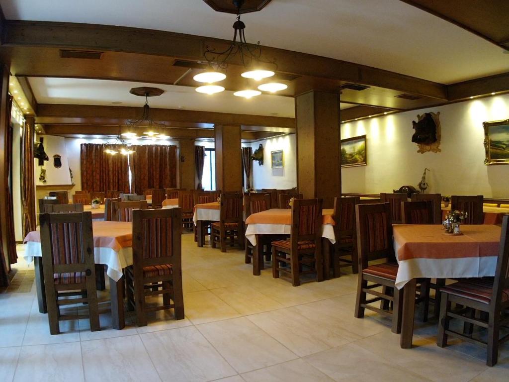 Restaurace v ubytování Resort Sf Petru