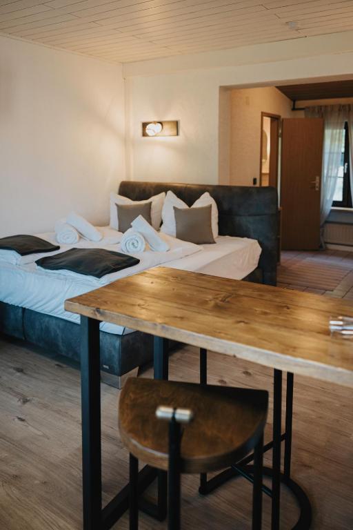 Postel nebo postele na pokoji v ubytování Apartment am Annaweiher
