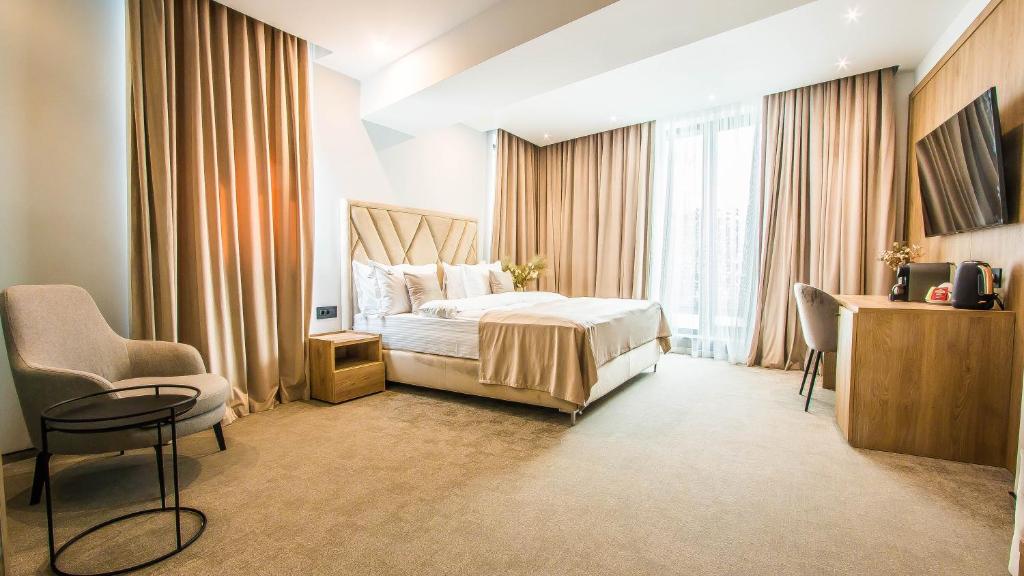 
Queen Room with Balcony
