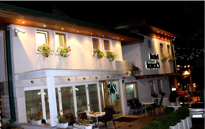 Budova, kde se hotel nachází
