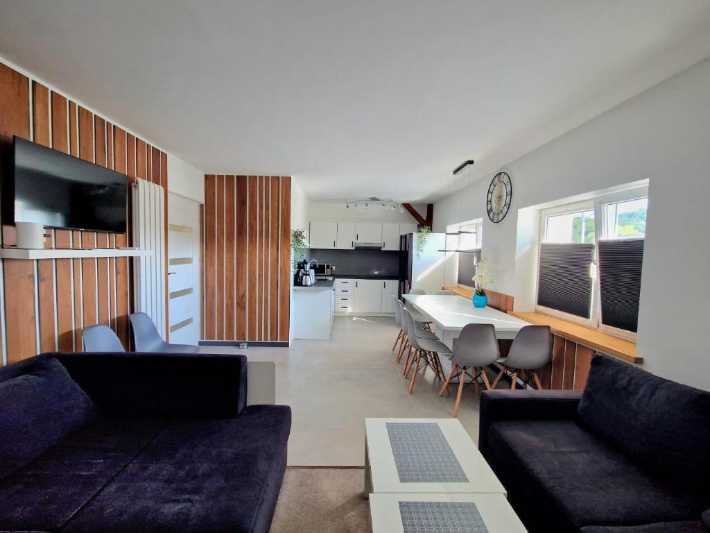 Kuchyňa alebo kuchynka v ubytovaní Apartamenty Promyk Wisełka