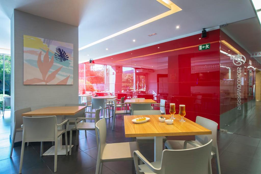 Hotel Granada by Pierre & Vacances - Resim 9