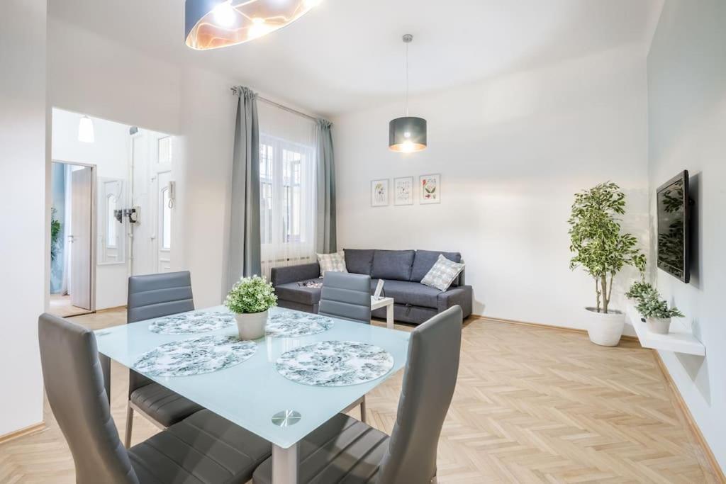 Dessy Downtown Apartment Budapest 1066 Budapest, Dessewffy utca 47 kép - 1