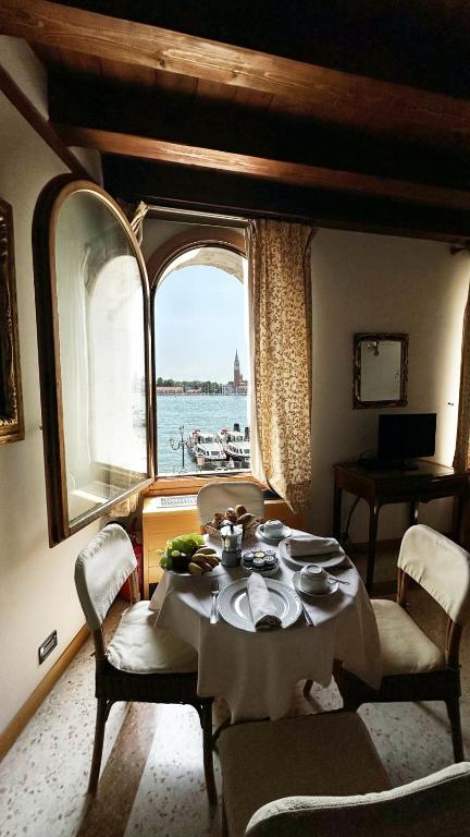 San Simeon Apartments - Apartment With Sea View