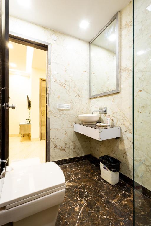 Koupelna v ubytování Hotel Red Castle - Karol Bagh - Where luxury meets comfort