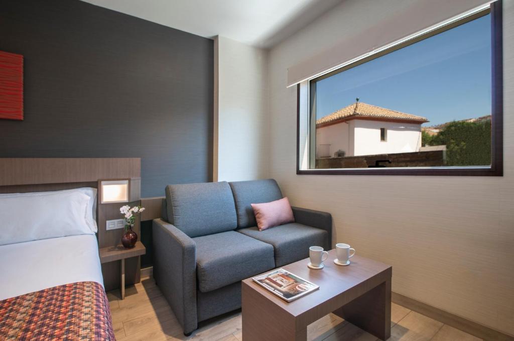 Hotel Granada by Pierre & Vacances - Triple Room (2 Adults + 1 Child)