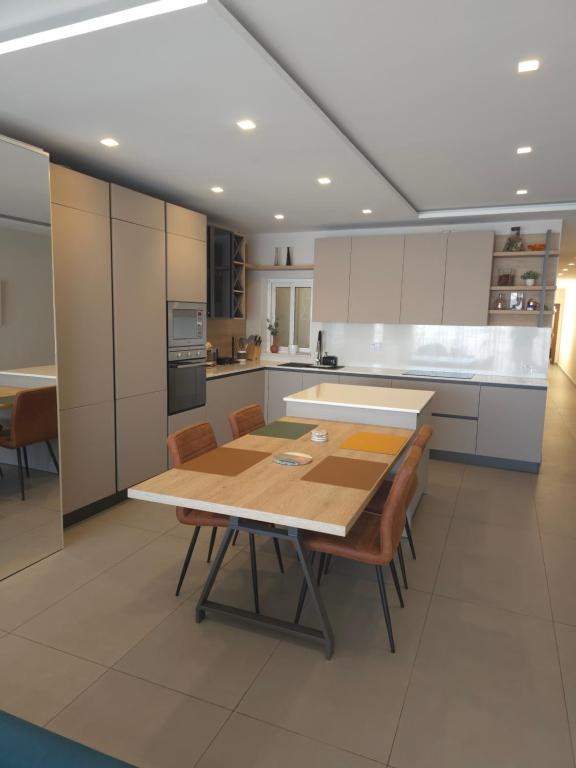 Kuchyň nebo kuchyňský kout v ubytování The Msida View apartment