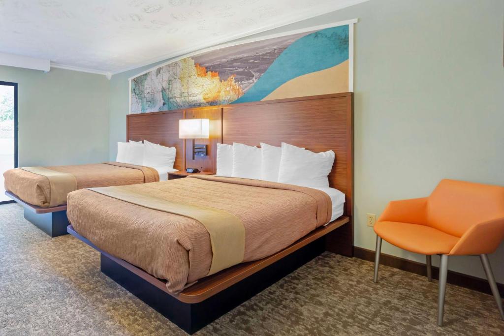 Postel nebo postele na pokoji v ubytování Best Western Plus Ahtanum Inn
