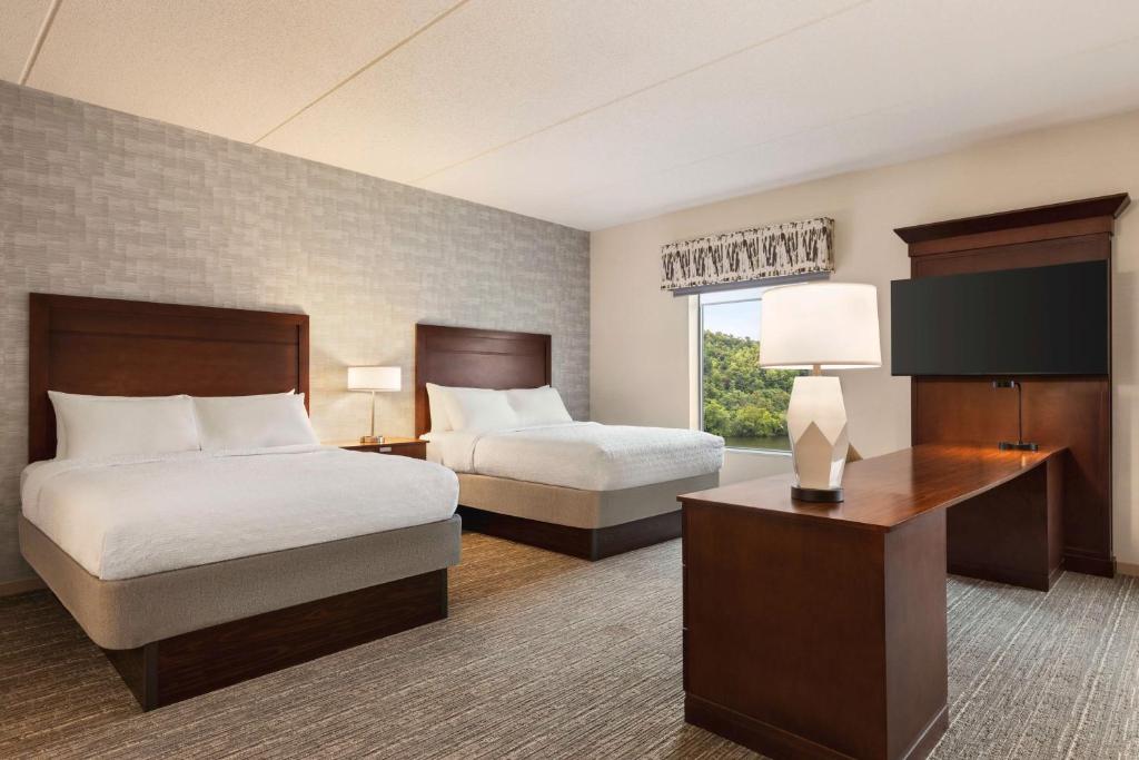 Hampton Inn & Suites Pittsburgh Waterfront West Homestead photo