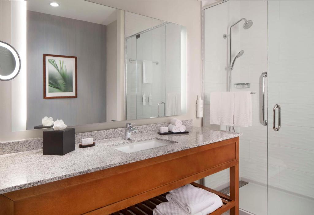 Embassy Suites By Hilton Sarasota - Suite King De Dos Habitaciones