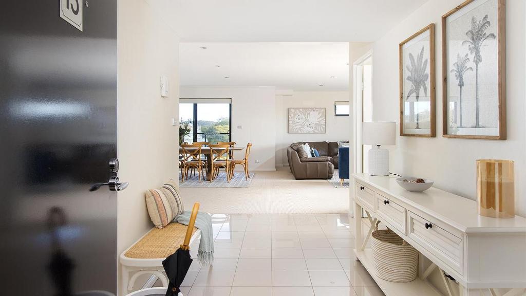 Posezení v ubytování Bay Vista Penthouse - Heart of Nelson Bay